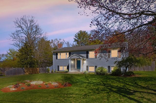 49 Granite St, Holliston, MA 01746