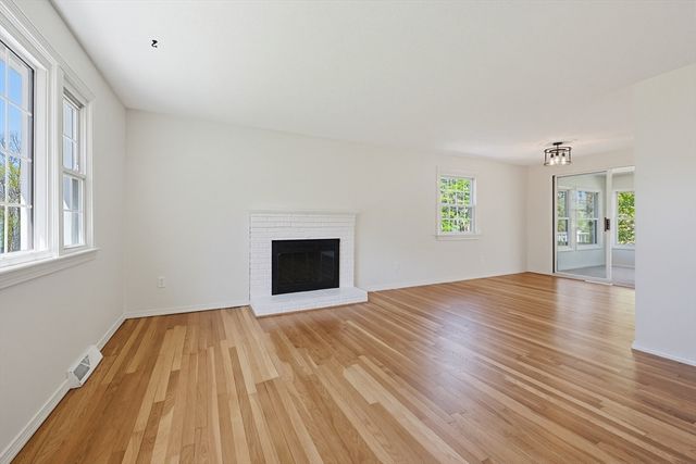 49 Granite St, Holliston, MA 01746