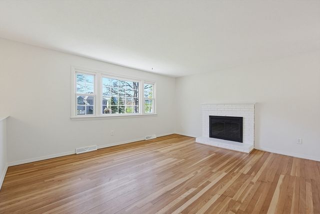 49 Granite St, Holliston, MA 01746