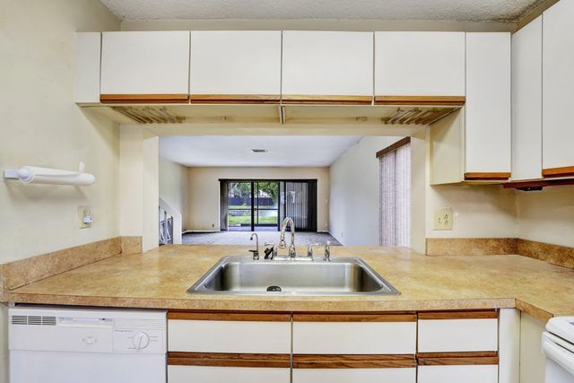 4418 NW 92nd Way, Sunrise, FL 33351