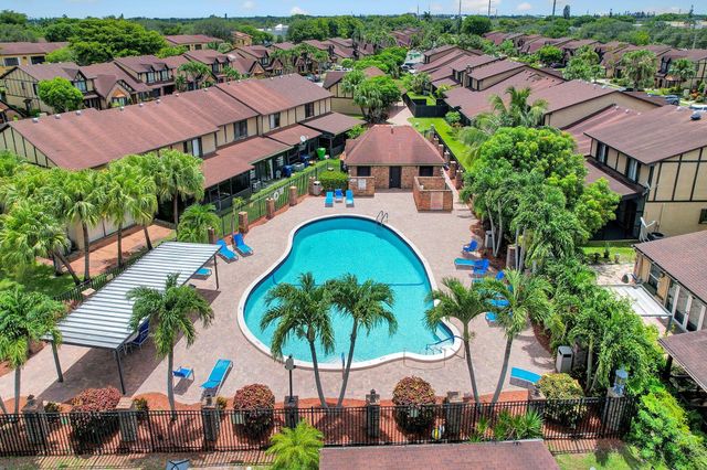 4418 NW 92nd Way, Sunrise, FL 33351