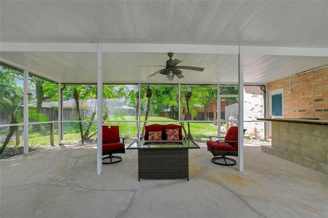 20003 HOLLY LAKE PLACE, Lutz, FL 33558