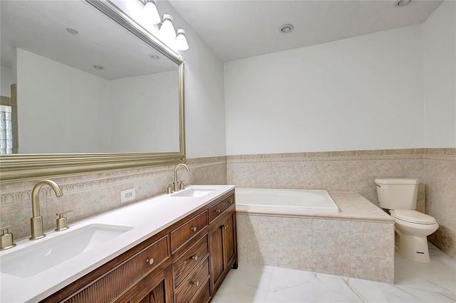 20003 HOLLY LAKE PLACE, Lutz, FL 33558