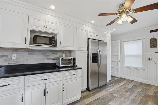 11 Grand View, Weymouth, MA 02191