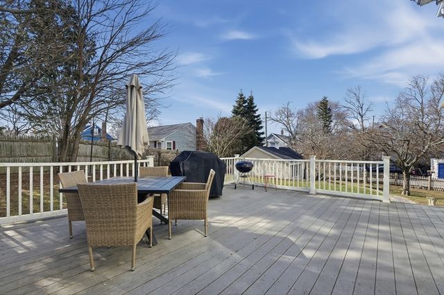 11 Grand View, Weymouth, MA 02191