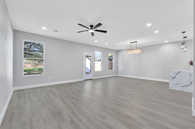 9026 Lawncliff Lane, Houston, TX 77040