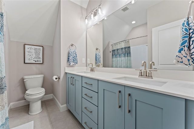 421 Lakestone Court, Seneca, SC 29672