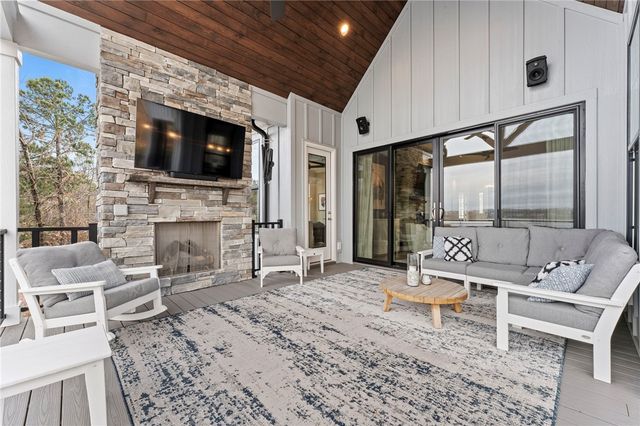 421 Lakestone Court, Seneca, SC 29672