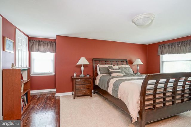 5 CYPRESS CIR, West Deptford, NJ 08096