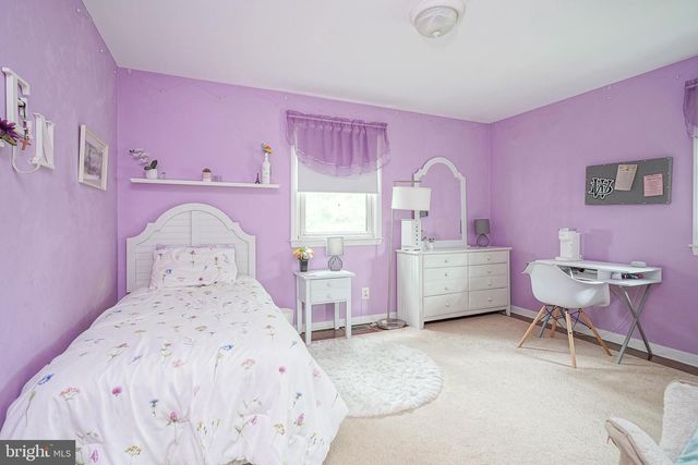 5 CYPRESS CIR, West Deptford, NJ 08096