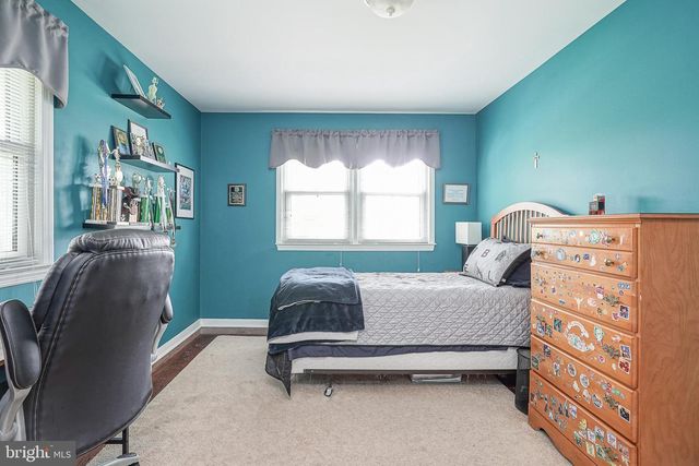 5 CYPRESS CIR, West Deptford, NJ 08096