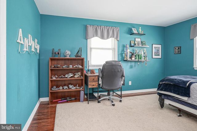 5 CYPRESS CIR, West Deptford, NJ 08096