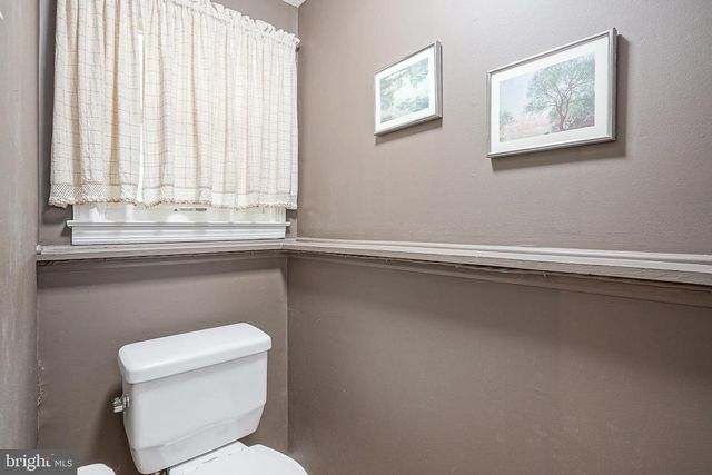 5 CYPRESS CIR, West Deptford, NJ 08096