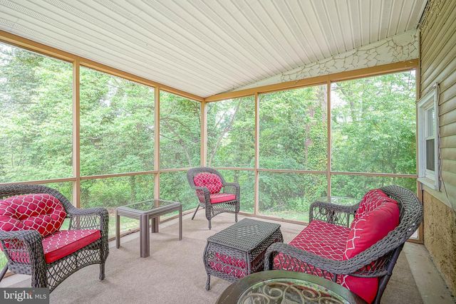 5 CYPRESS CIR, West Deptford, NJ 08096