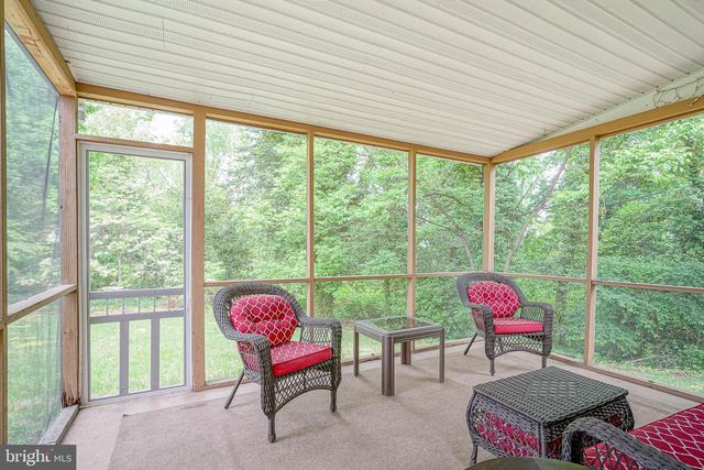 5 CYPRESS CIR, West Deptford, NJ 08096