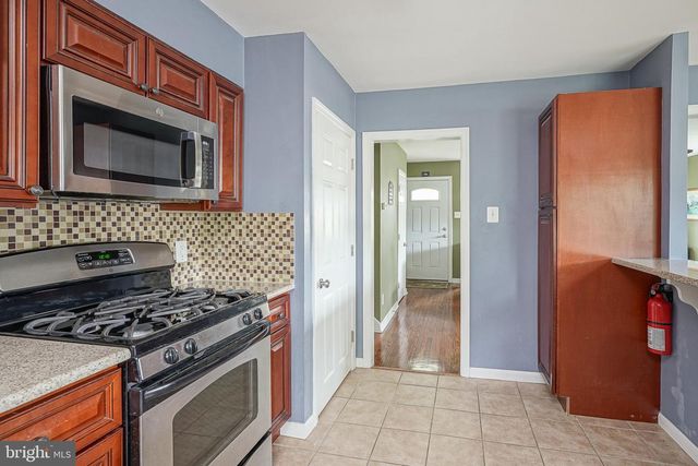 5 CYPRESS CIR, West Deptford, NJ 08096