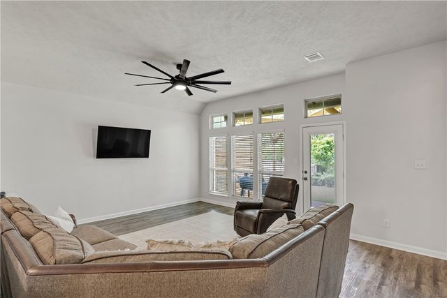 4047 Dunlap, College Station, TX 77845