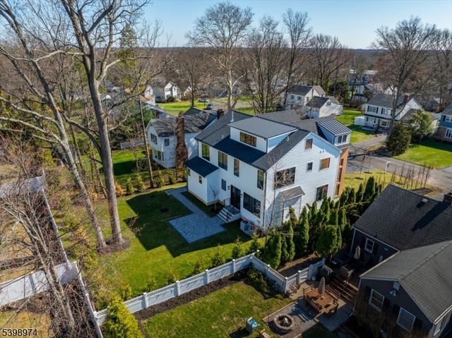 125 Tudor Oval, Westfield Town, NJ 07090