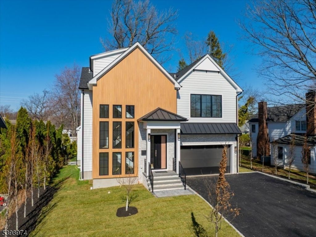 125 Tudor Oval, Westfield Town, NJ 07090