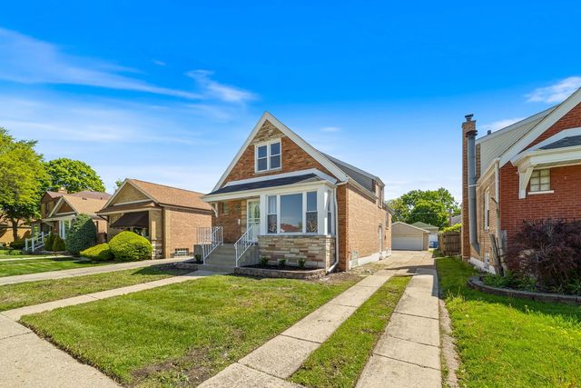 8115 S Troy Street, Chicago, IL 60652