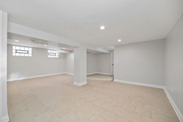 8115 S Troy Street, Chicago, IL 60652