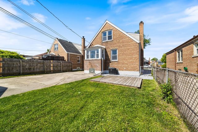 8115 S Troy Street, Chicago, IL 60652