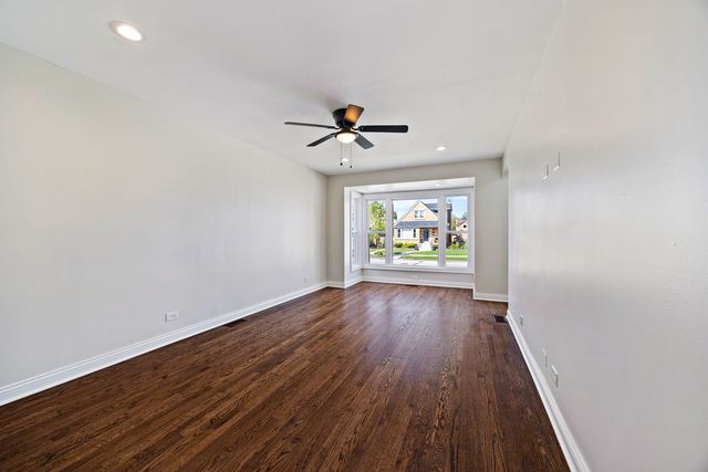 8115 S Troy Street, Chicago, IL 60652