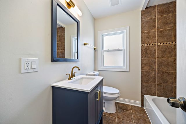 8115 S Troy Street, Chicago, IL 60652