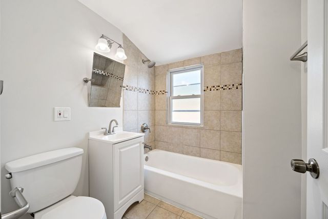 8115 S Troy Street, Chicago, IL 60652