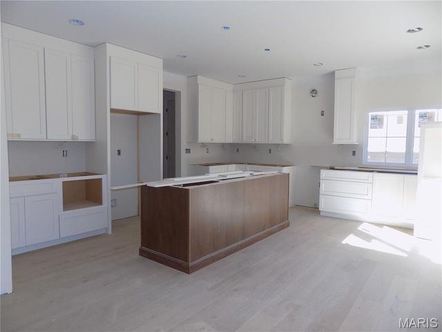 140 W Sarah Avenue, Kirkwood, MO 63122