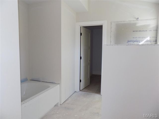 140 W Sarah Avenue, Kirkwood, MO 63122