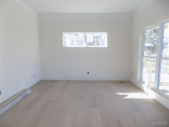 140 W Sarah Avenue, Kirkwood, MO 63122