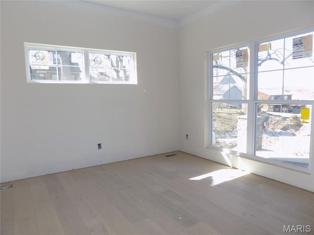 140 W Sarah Avenue, Kirkwood, MO 63122