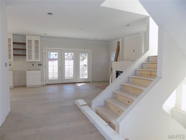 140 W Sarah Avenue, Kirkwood, MO 63122