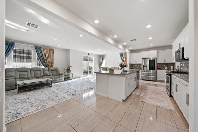 1251 S Magnolia Avenue, El Cajon, CA 92020