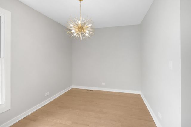 1008 W Ash Drive, Mount Prospect, IL 60056