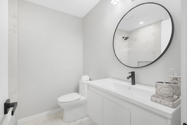 1008 W Ash Drive, Mount Prospect, IL 60056