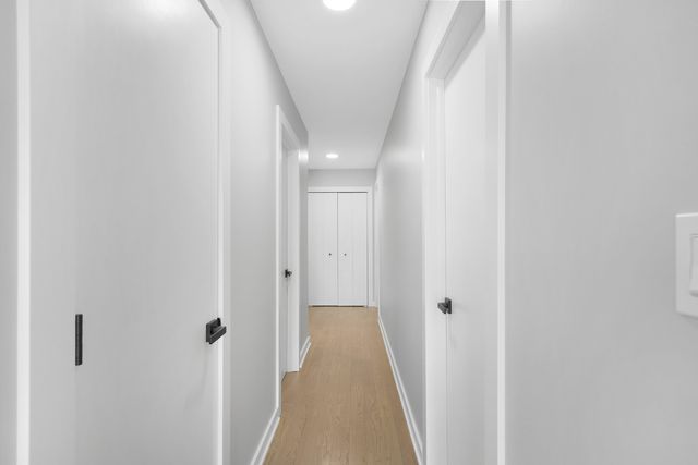 1008 W Ash Drive, Mount Prospect, IL 60056