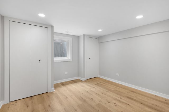 1008 W Ash Drive, Mount Prospect, IL 60056