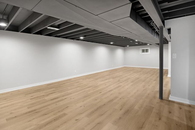 1008 W Ash Drive, Mount Prospect, IL 60056