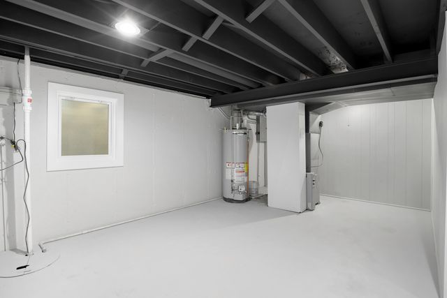 1008 W Ash Drive, Mount Prospect, IL 60056