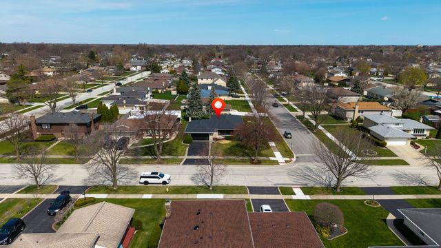1008 W Ash Drive, Mount Prospect, IL 60056