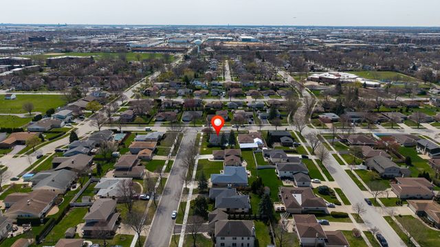 1008 W Ash Drive, Mount Prospect, IL 60056