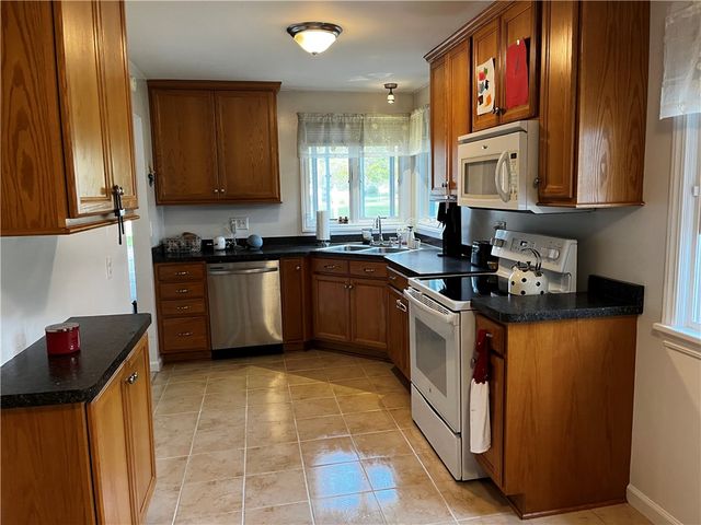 35 Austin Drive, Penfield, NY 14625