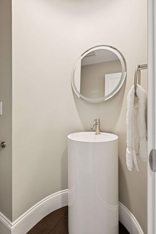 5347 Pinewood Trail, Edina, MN 55436