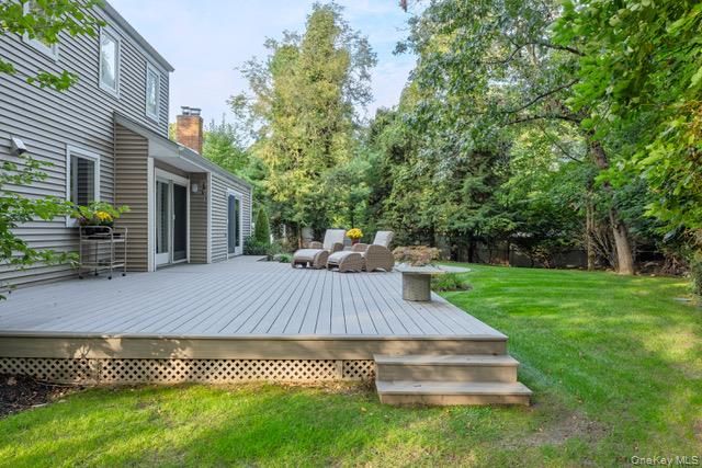 18 Robert Townsend Drive, Setauket, NY 11733