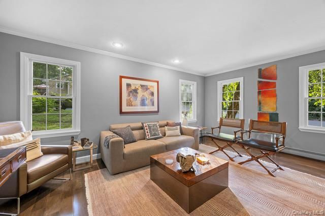 18 Robert Townsend Drive, Setauket, NY 11733