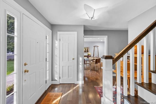 18 Robert Townsend Drive, Setauket, NY 11733