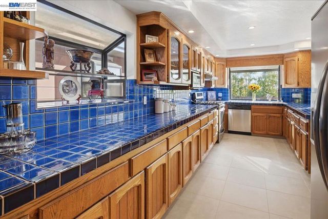 22111 Prospect St, Hayward, CA 94541