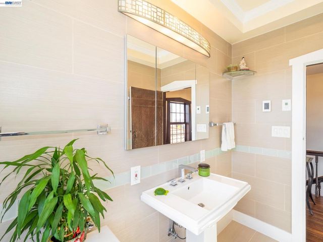 22111 Prospect St, Hayward, CA 94541